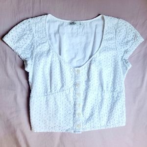 Hollister - Eyelet Botton-Front Top